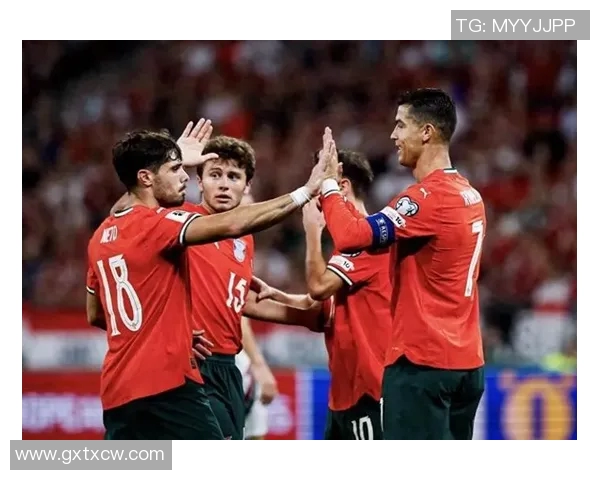 荷兰队与英格兰队激烈角逐，球迷瞩目不容错过！